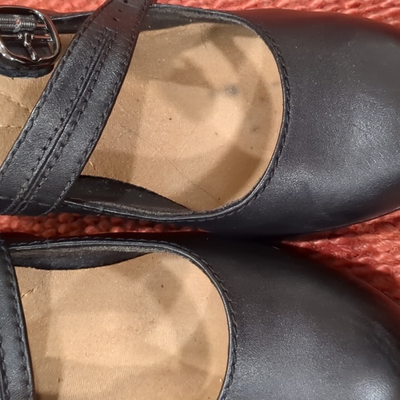 Clarks Leather Black Mary Jane Heels - Picture 10 of 10